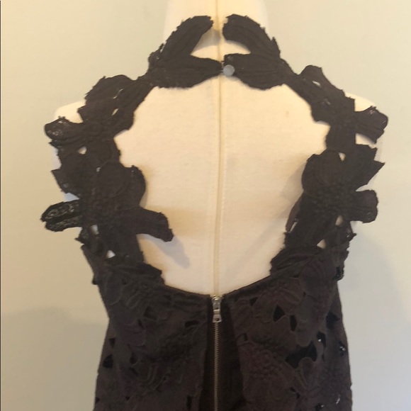 Saylor Brown textured crochet floral romper NWOT - Picture 5 of 7